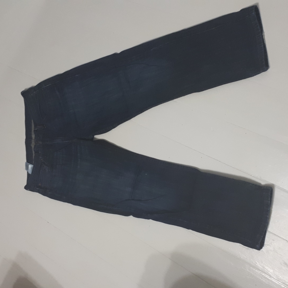 Levi's 100% cotton.  Size 32×30